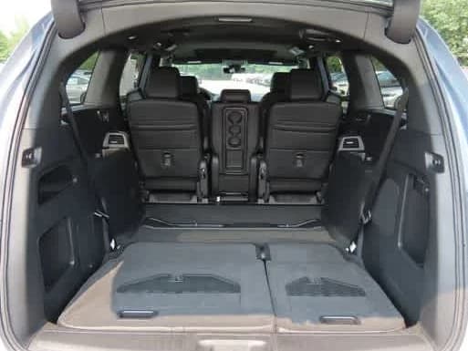 Honda Odyssey Sport-L Auto 2026 — side view