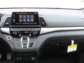Honda Odyssey Sport-L Auto 2026 — side view