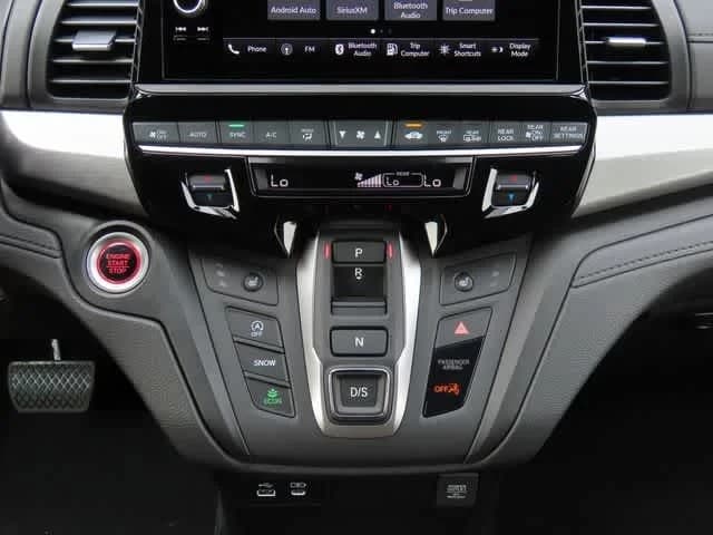 Honda Odyssey Sport-L Auto 2026 — side view