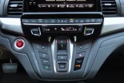 Honda Odyssey Sport-L Auto 2026 — side view