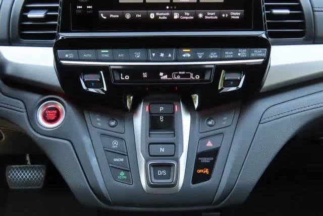 Honda Odyssey Sport-L Auto 2026 — side view