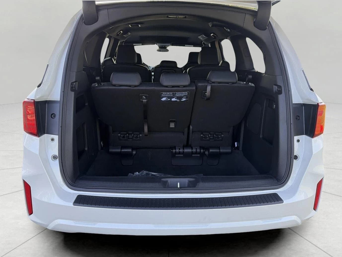 Honda Odyssey Sport-L Auto 2026 — side view