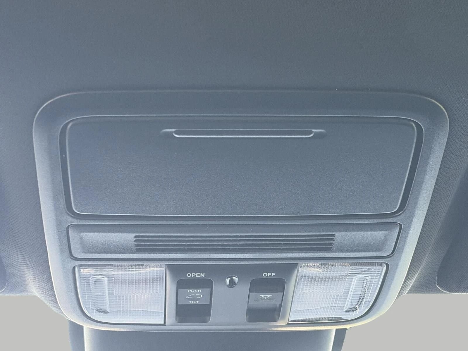Honda Odyssey Sport-L Auto 2026 — side view