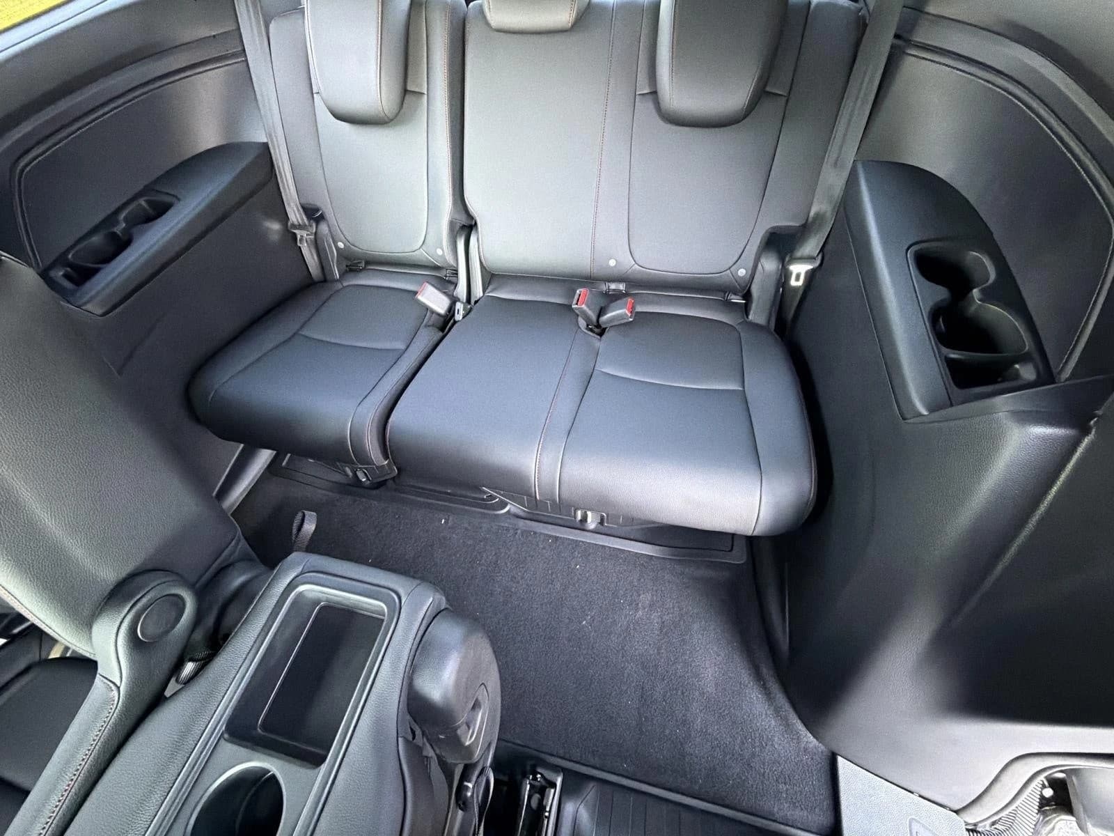 Honda Odyssey Sport-L Auto 2026 — side view