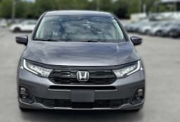 Honda Odyssey Touring Auto 2026 — side view