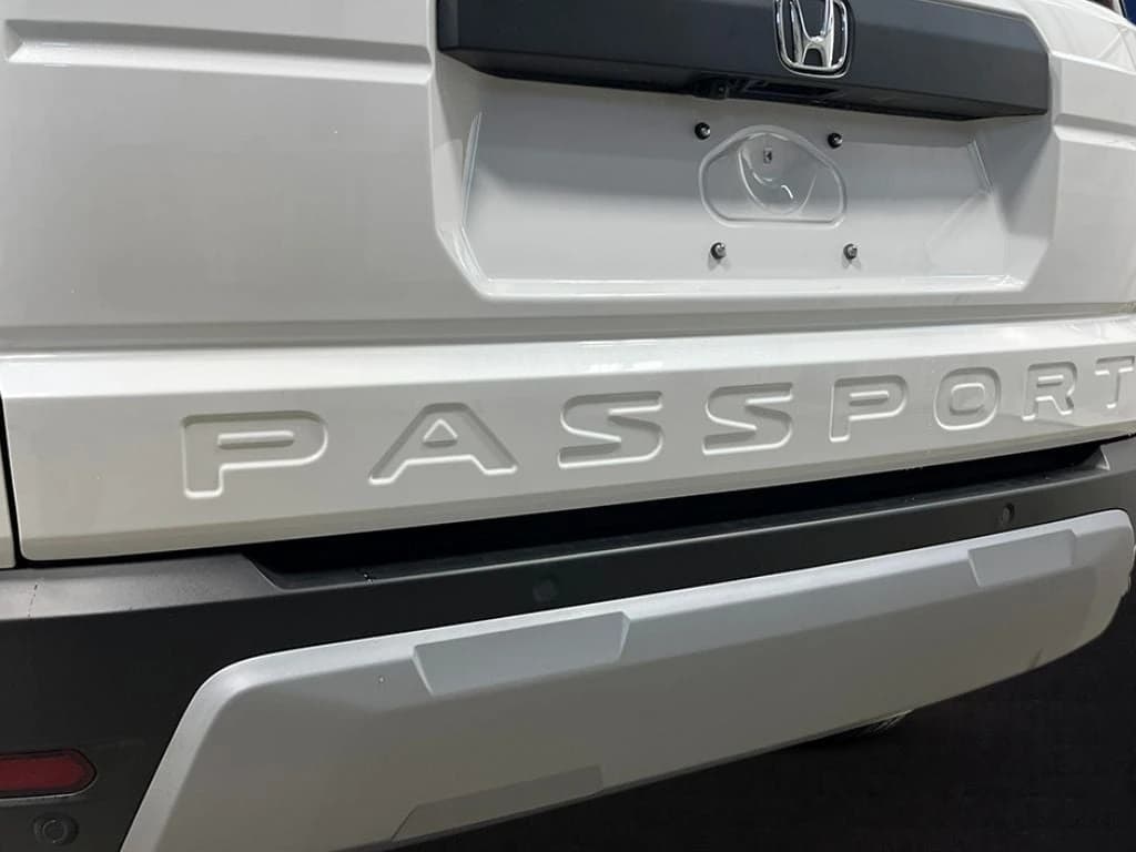 Honda Passport RTL AWD 2026 — side view