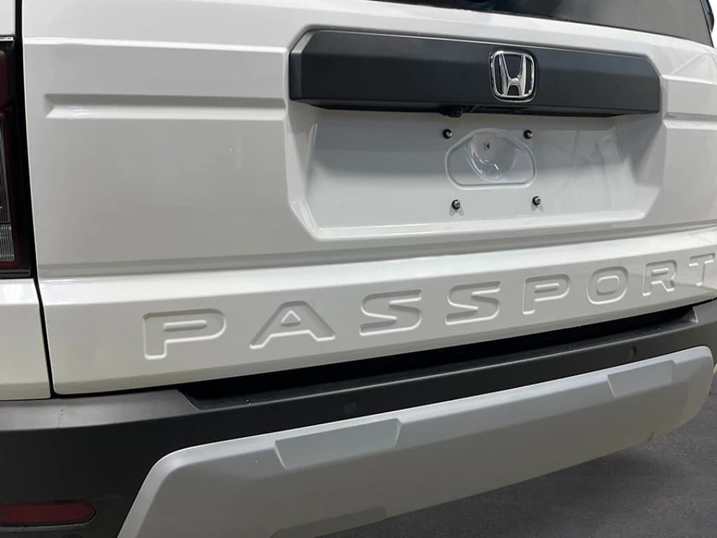 Honda Passport RTL AWD 2026 — side view