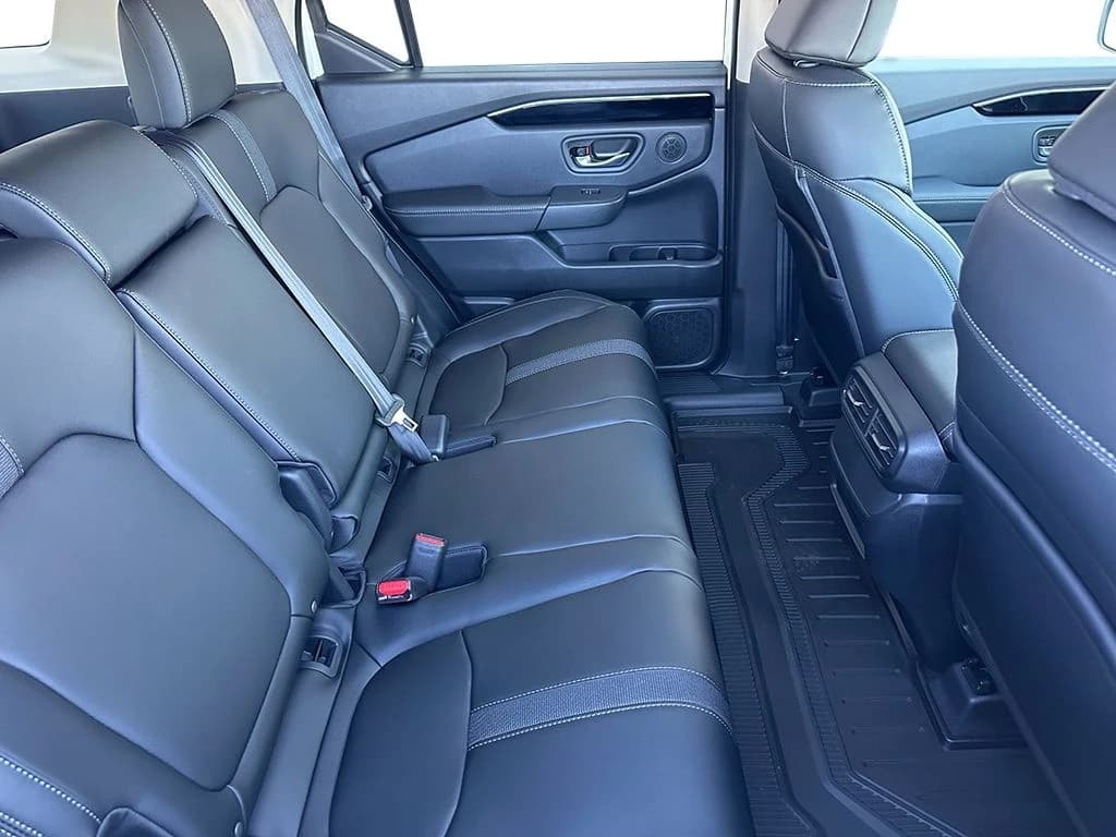 Honda Passport RTL AWD 2026 — side view