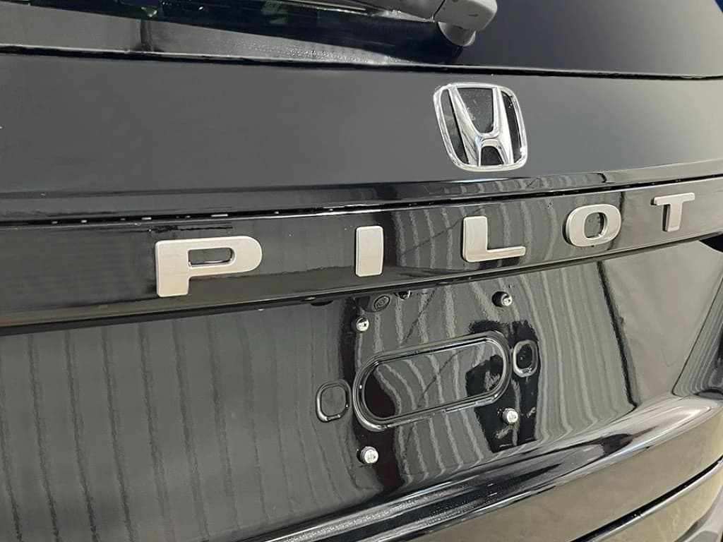Honda Pilot EX-L AWD 2026 — side view