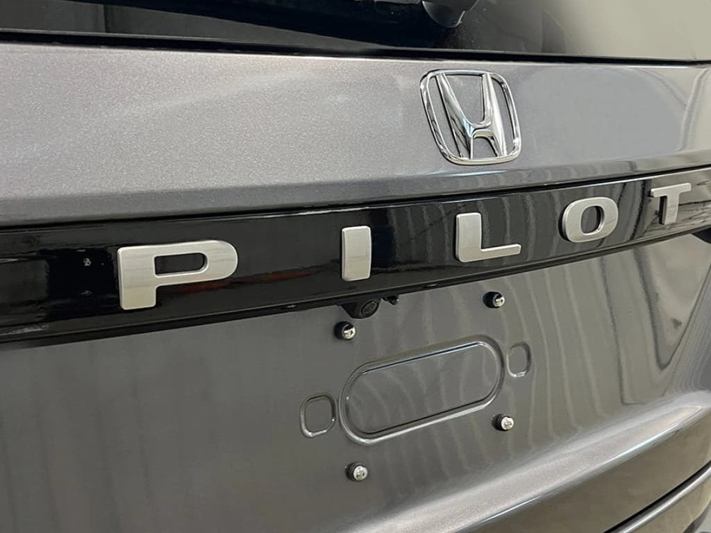 Honda Pilot EX-L AWD 2026 — side view