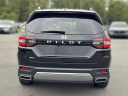 Honda Pilot EX-L AWD 2026 — side view