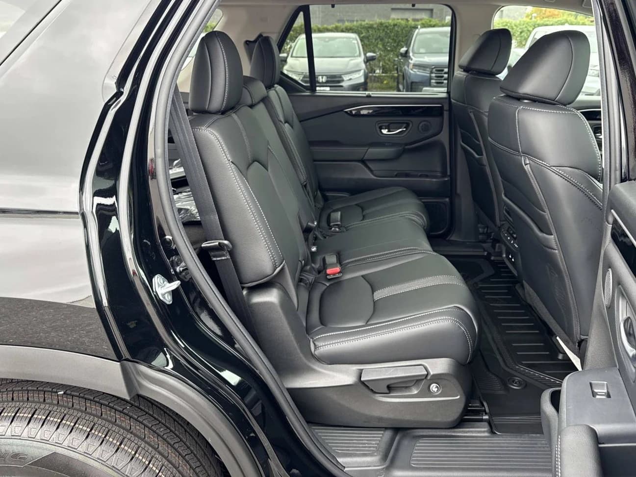 Honda Pilot EX-L AWD 2026 — side view