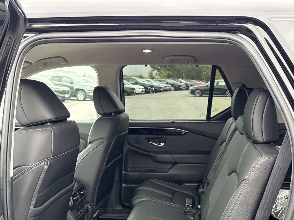 Honda Pilot EX-L AWD 2026 — side view