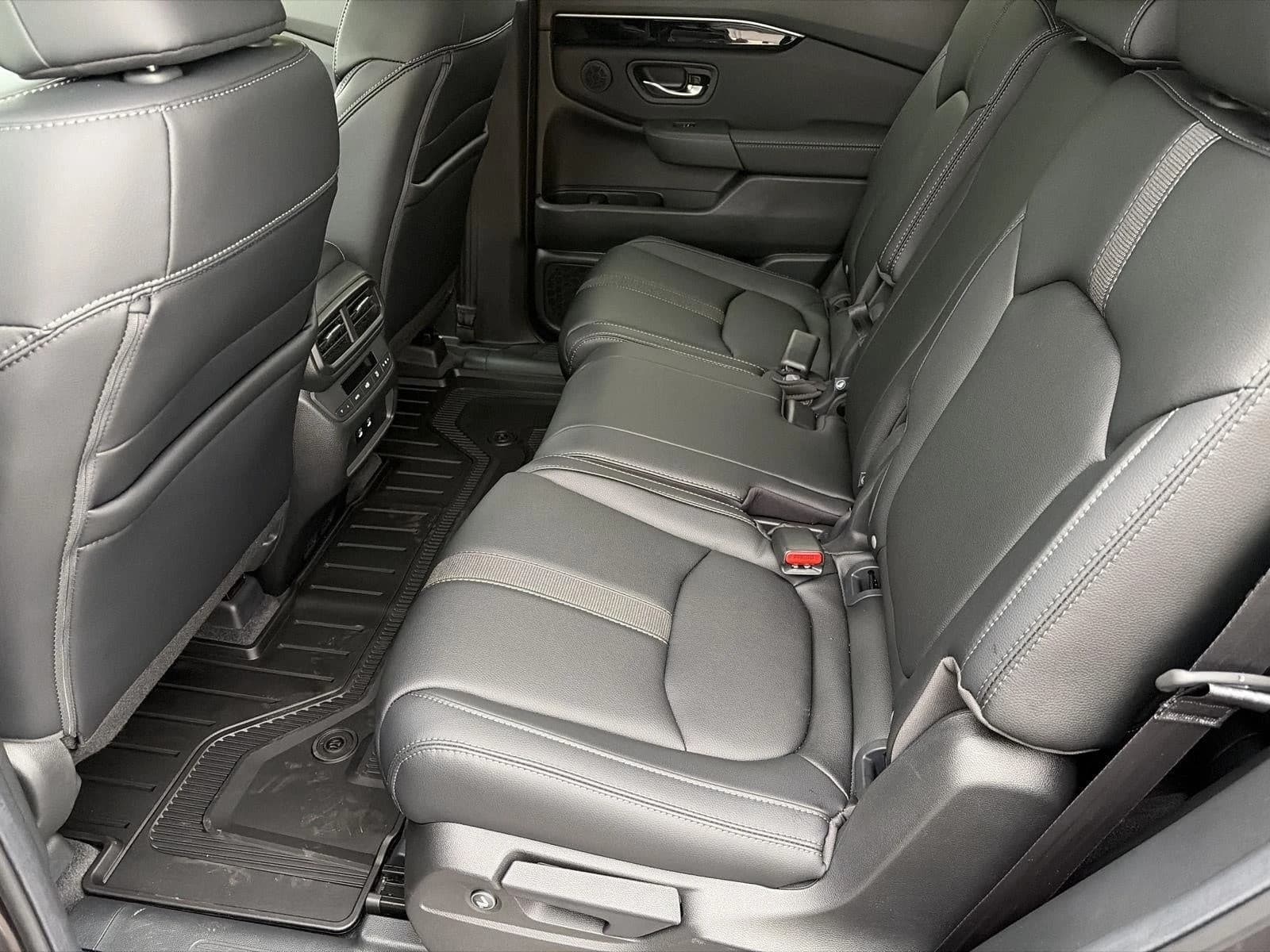 Honda Pilot EX-L AWD 2026 — side view
