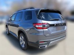 Honda Pilot EX-L AWD 2026 — side view