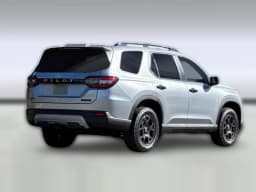 Honda Pilot TrailSport AWD 2026 — side view