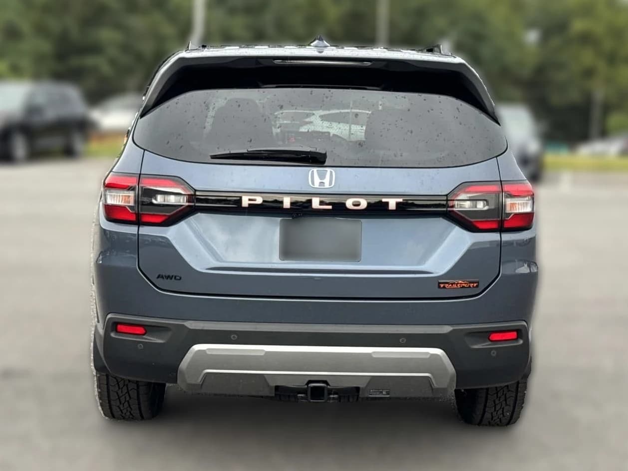 Honda Pilot TrailSport AWD 2026 — side view
