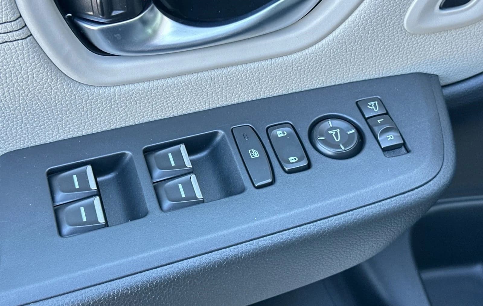 Honda Pilot Touring AWD 2026 — side view