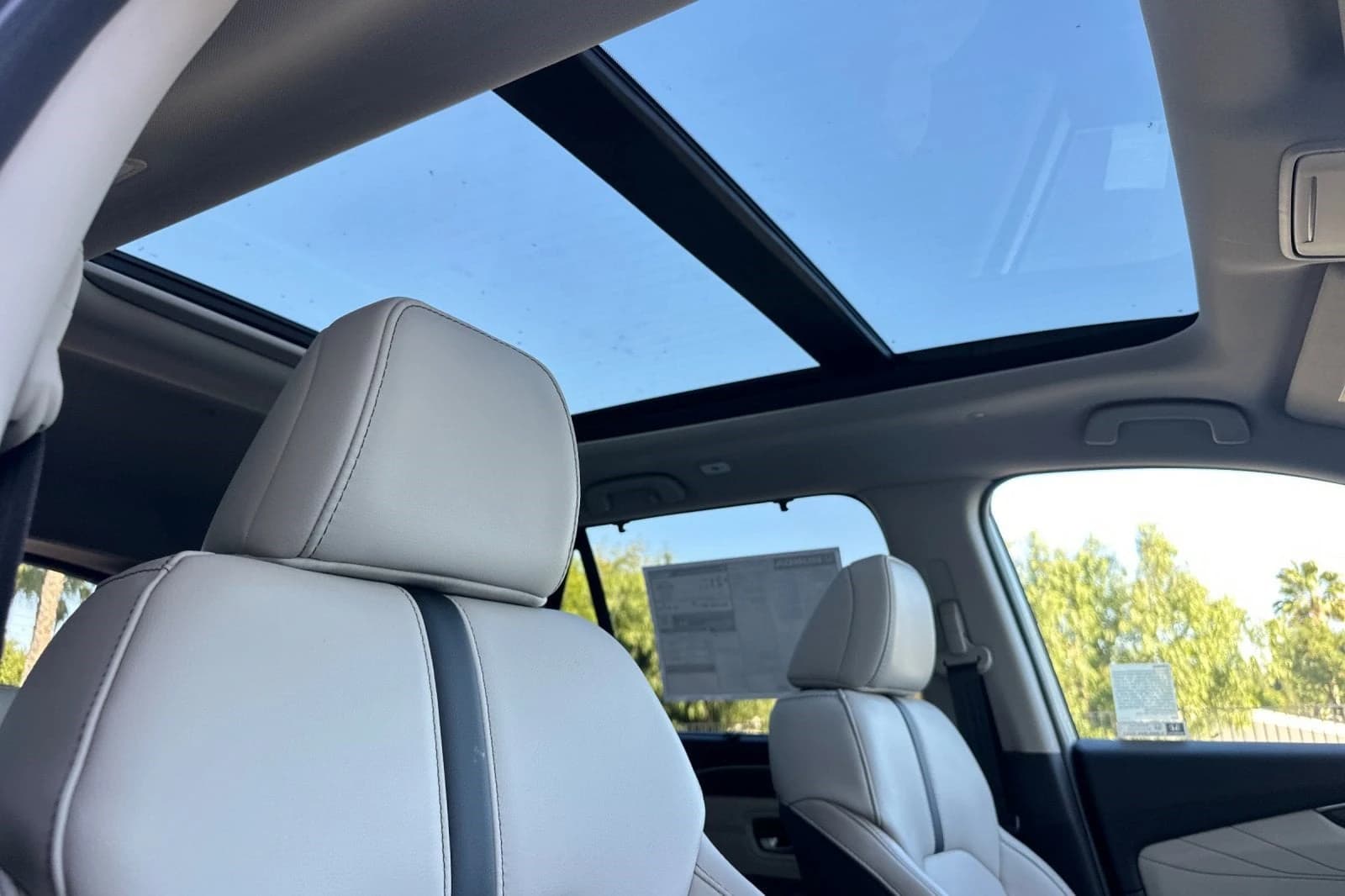 Honda Pilot Touring AWD 2026 — side view