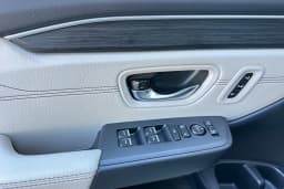 Honda Pilot Touring AWD 2026 — side view