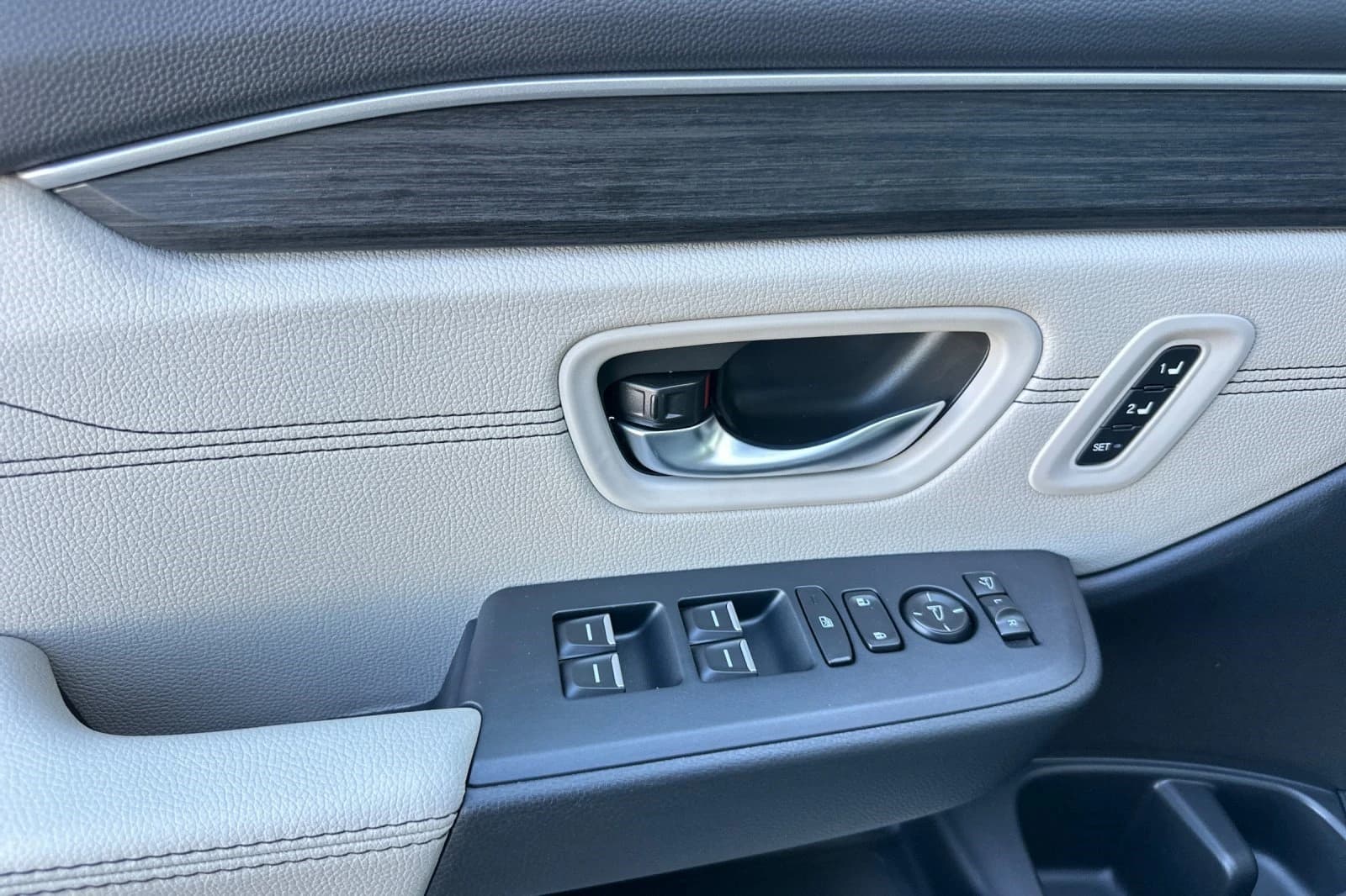 Honda Pilot Touring AWD 2026 — side view