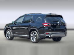 Honda Pilot Touring AWD 2026 — side view