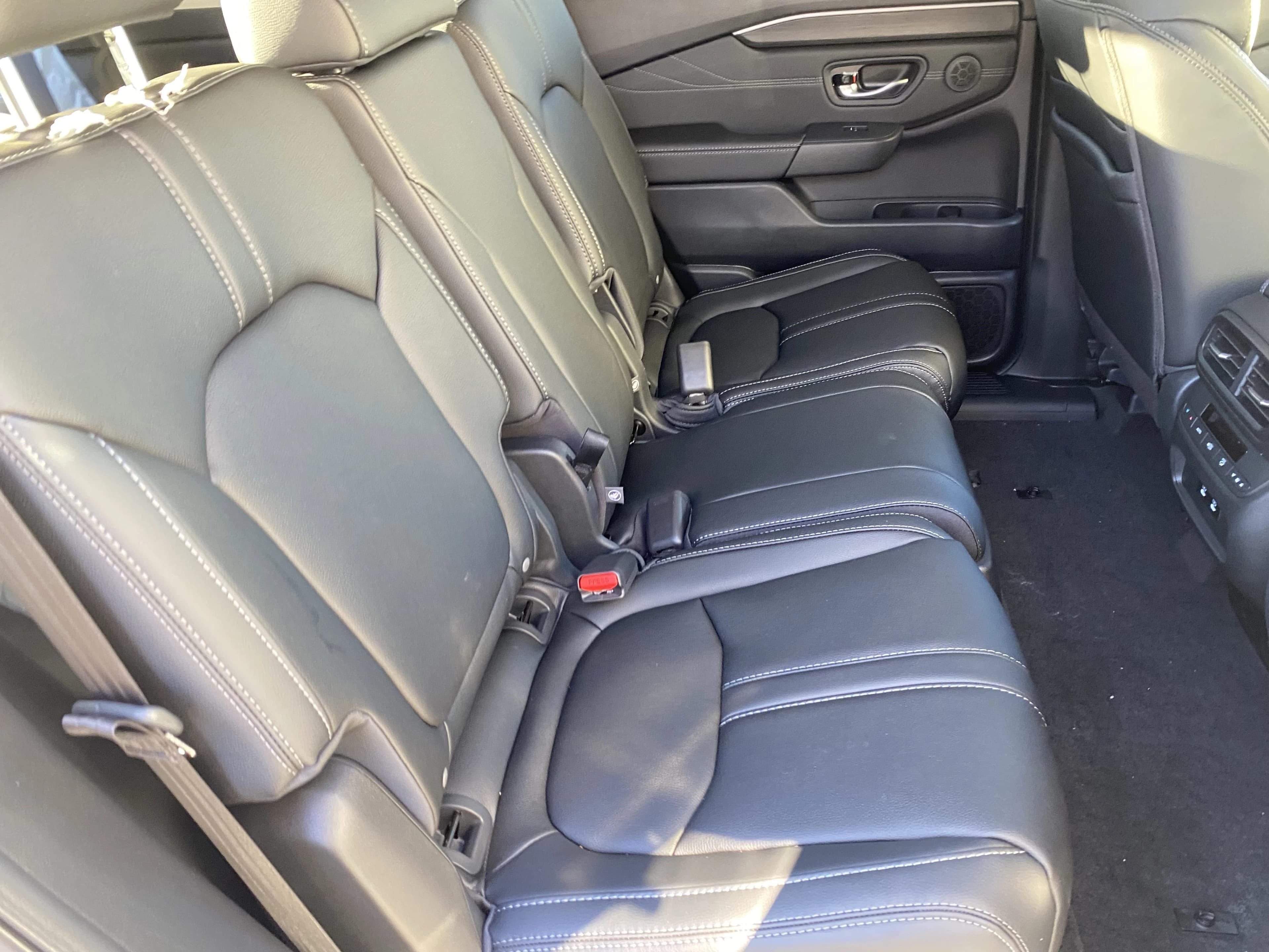 Honda Pilot Touring S AWD 2026 — side view