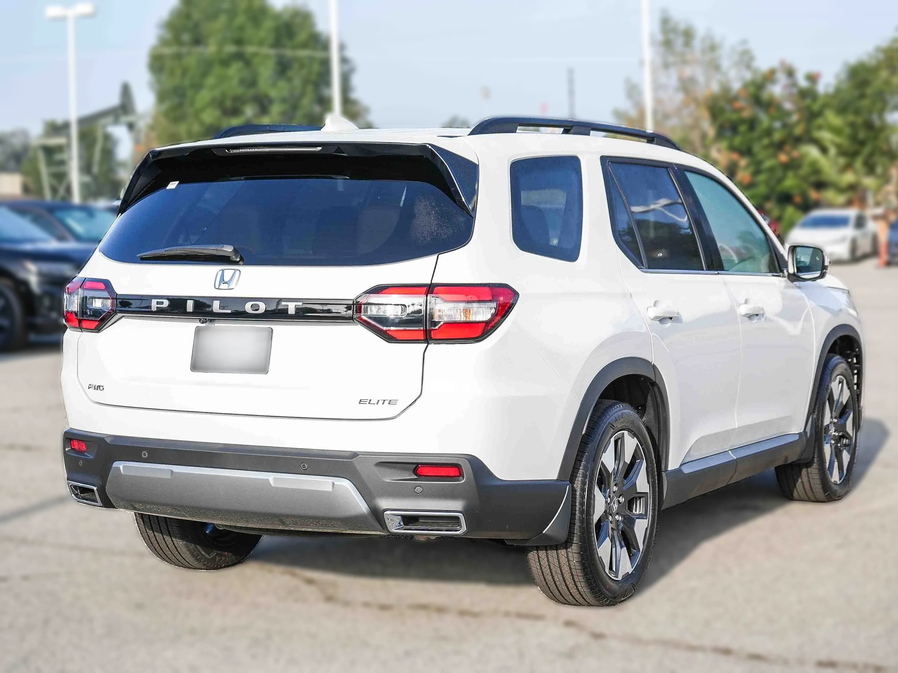Honda Pilot Elite AWD 2026 — side view