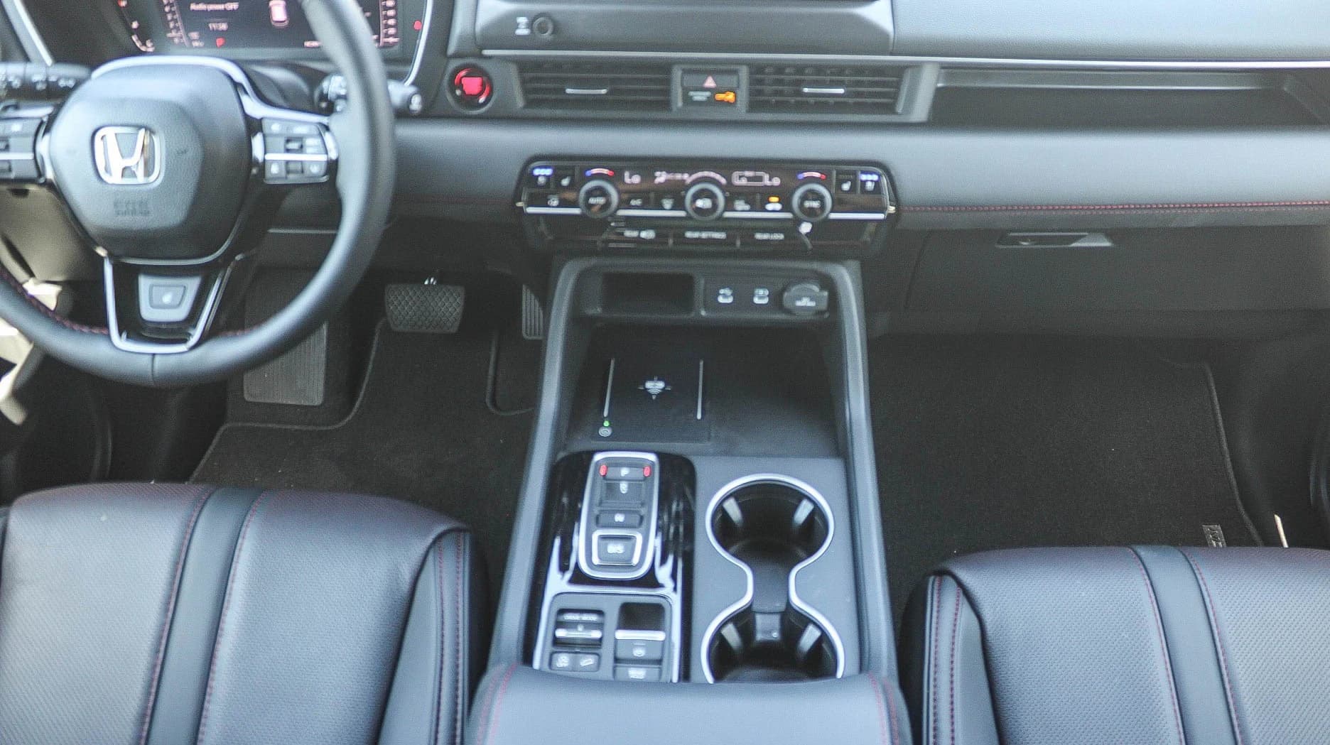 Honda Pilot Black Edition AWD 2026 — side view