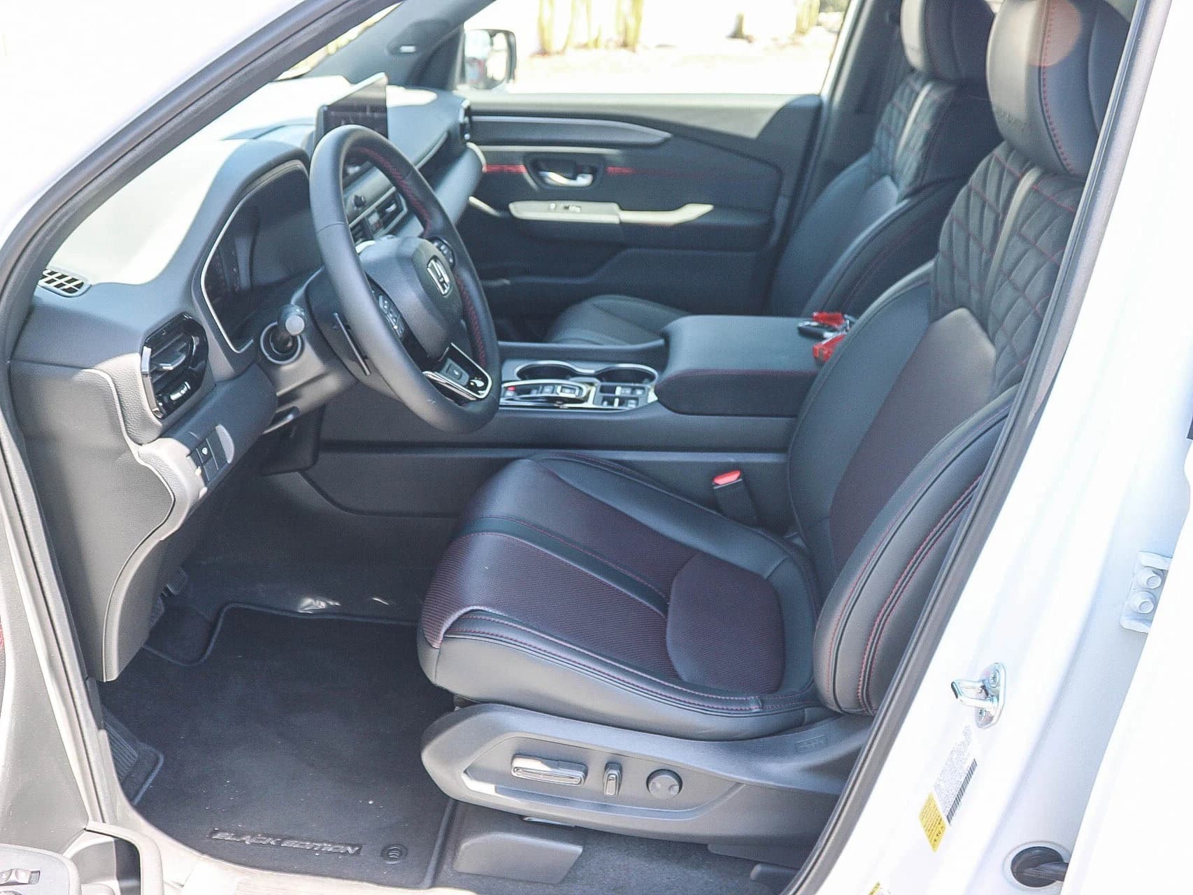 Honda Pilot Black Edition AWD 2026 — side view