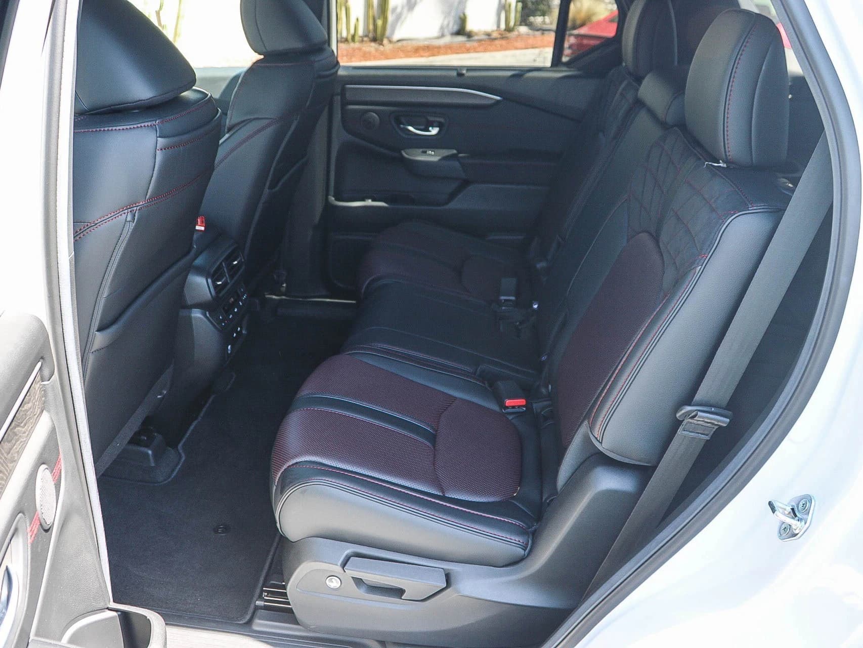 Honda Pilot Black Edition AWD 2026 — side view