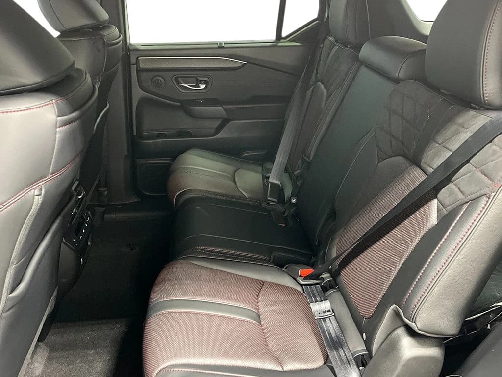 Honda Pilot Black Edition AWD 2026 — side view