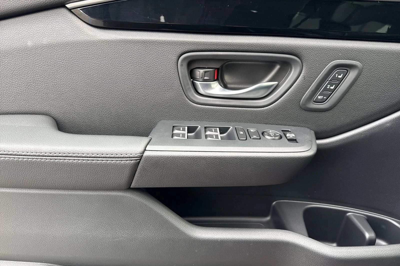 Honda Pilot EX-L 2WD 2026 — side view