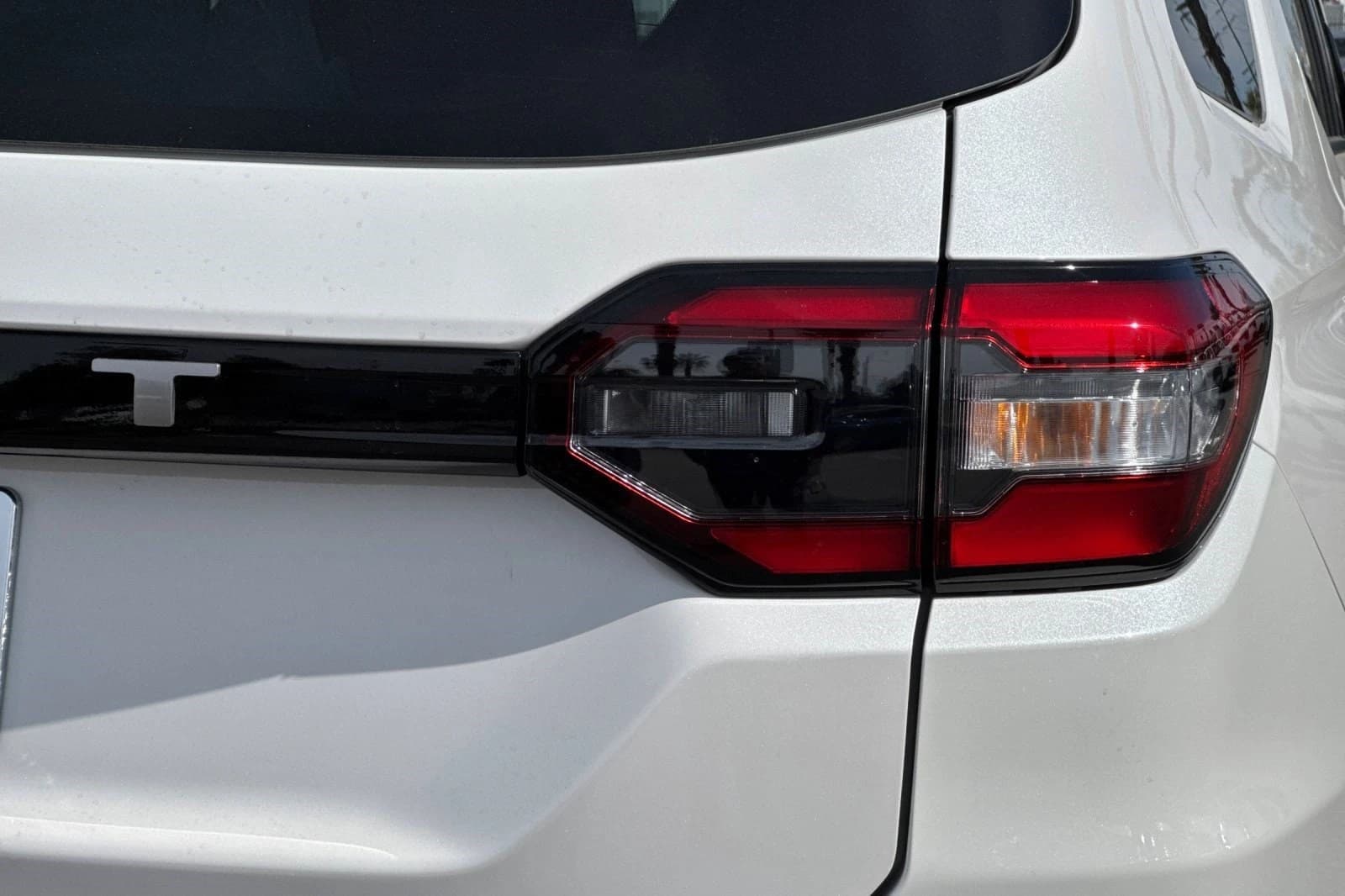 Honda Pilot EX-L 2WD 2026 — side view