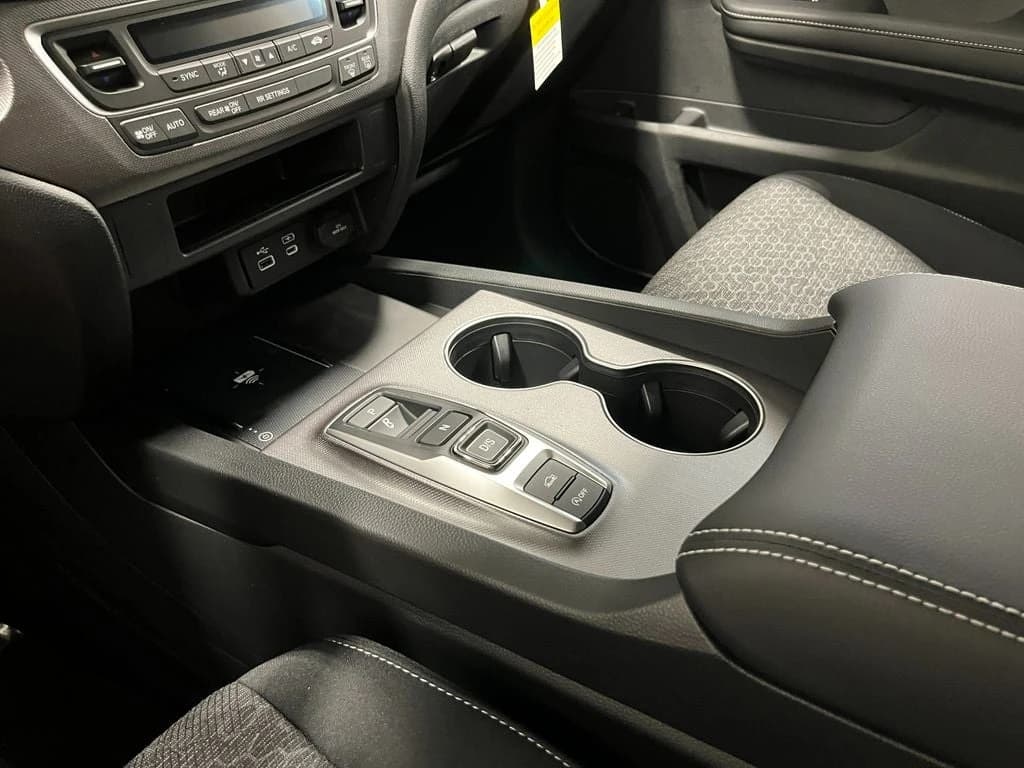 Honda Ridgeline Sport AWD 2025 — side view
