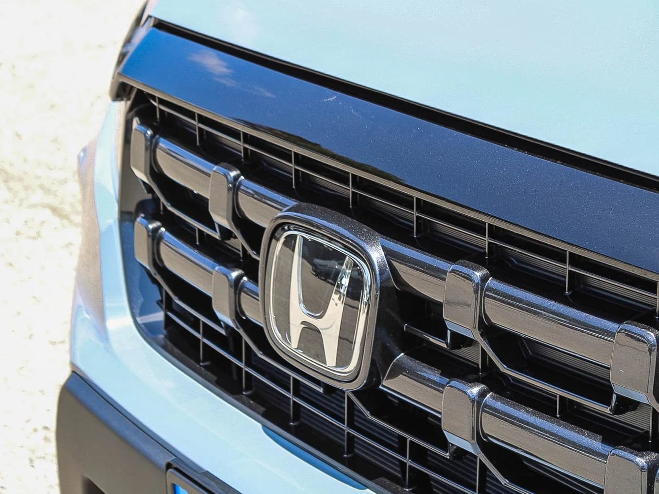 Honda Ridgeline Sport AWD 2026 — side view