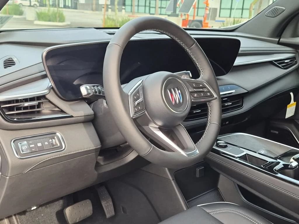 Buick Enclave Preferred 4dr 2026 — side view