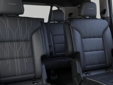 Buick Enclave Avenir 4dr 2026 — side view