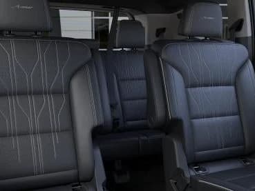 Buick Enclave Avenir 4dr 2026 — side view
