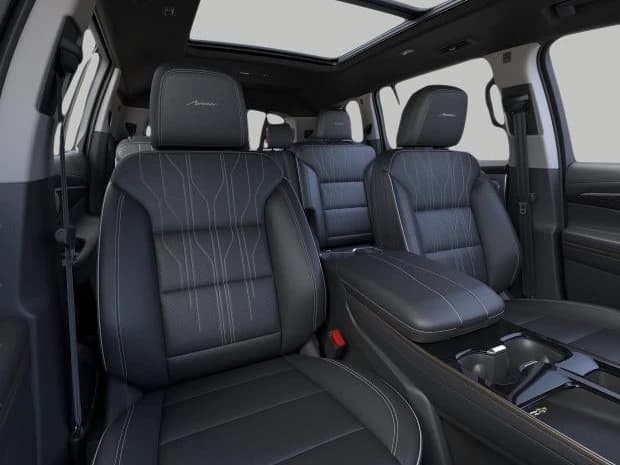 Buick Enclave Avenir 4dr 2026 — side view