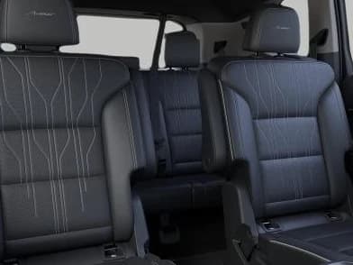 Buick Enclave Avenir 4dr 2026 — side view
