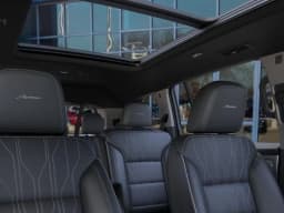 Buick Enclave Avenir 4dr 2026 — side view