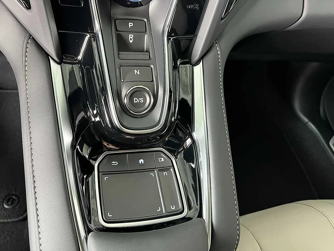 Acura RDX Base SH-AWD 2026 — side view