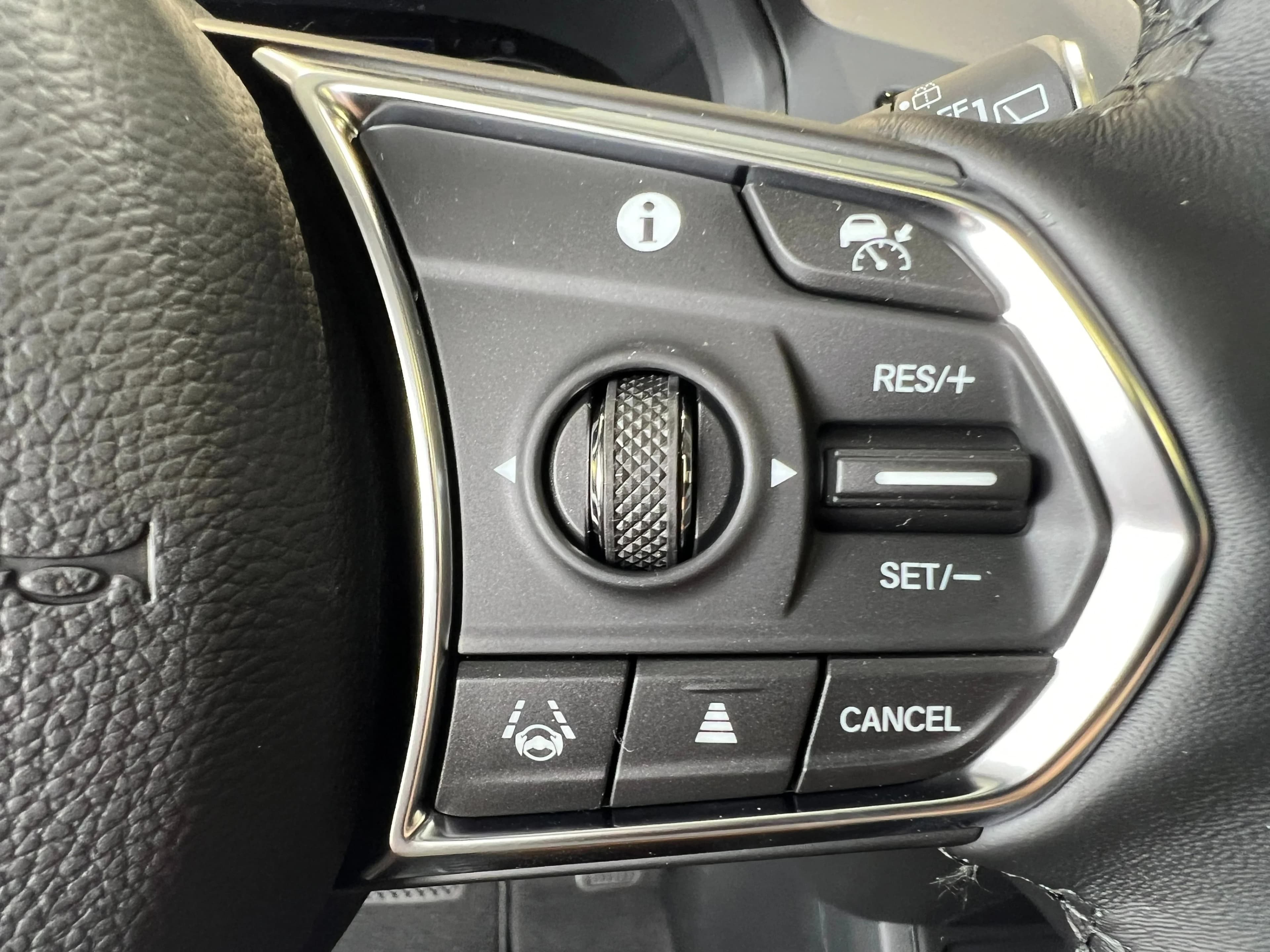 Acura RDX Base SH-AWD 2026 — side view