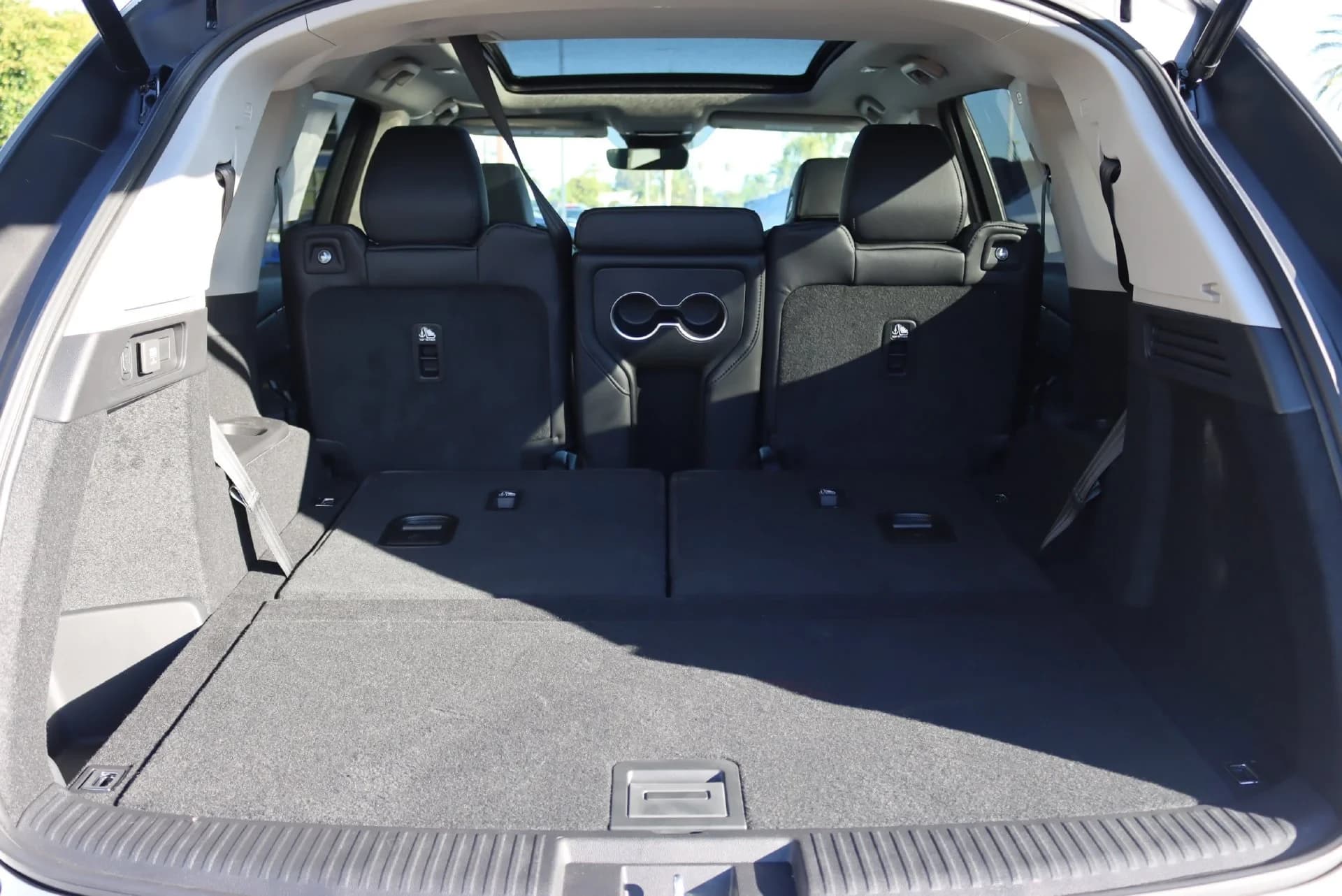 Acura MDX Base FWD 2026 — side view