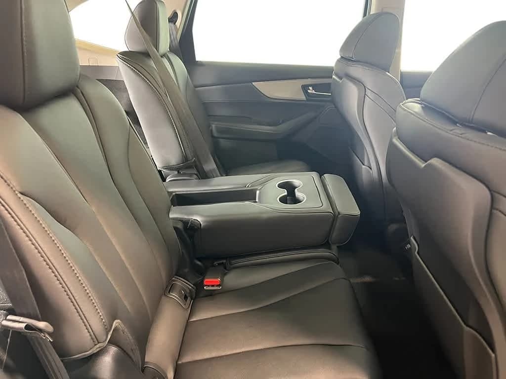 Acura MDX Base SH-AWD 2026 — side view