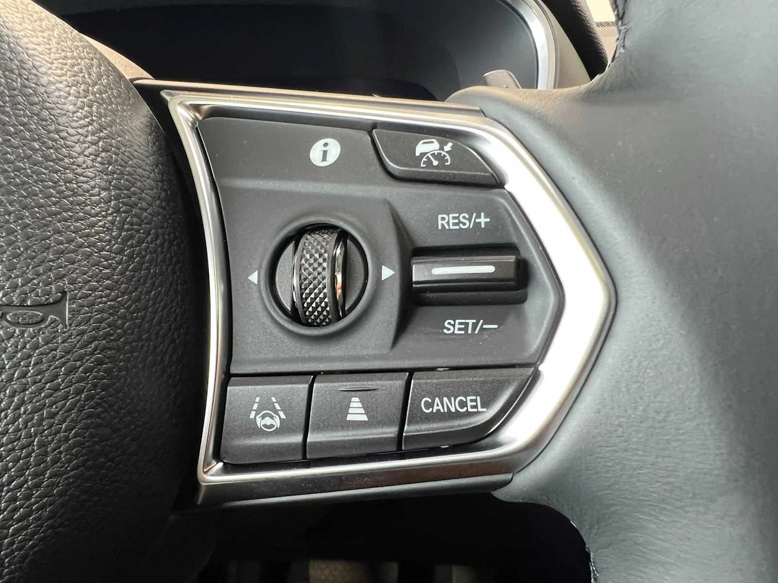 Acura MDX Base SH-AWD 2026 — side view