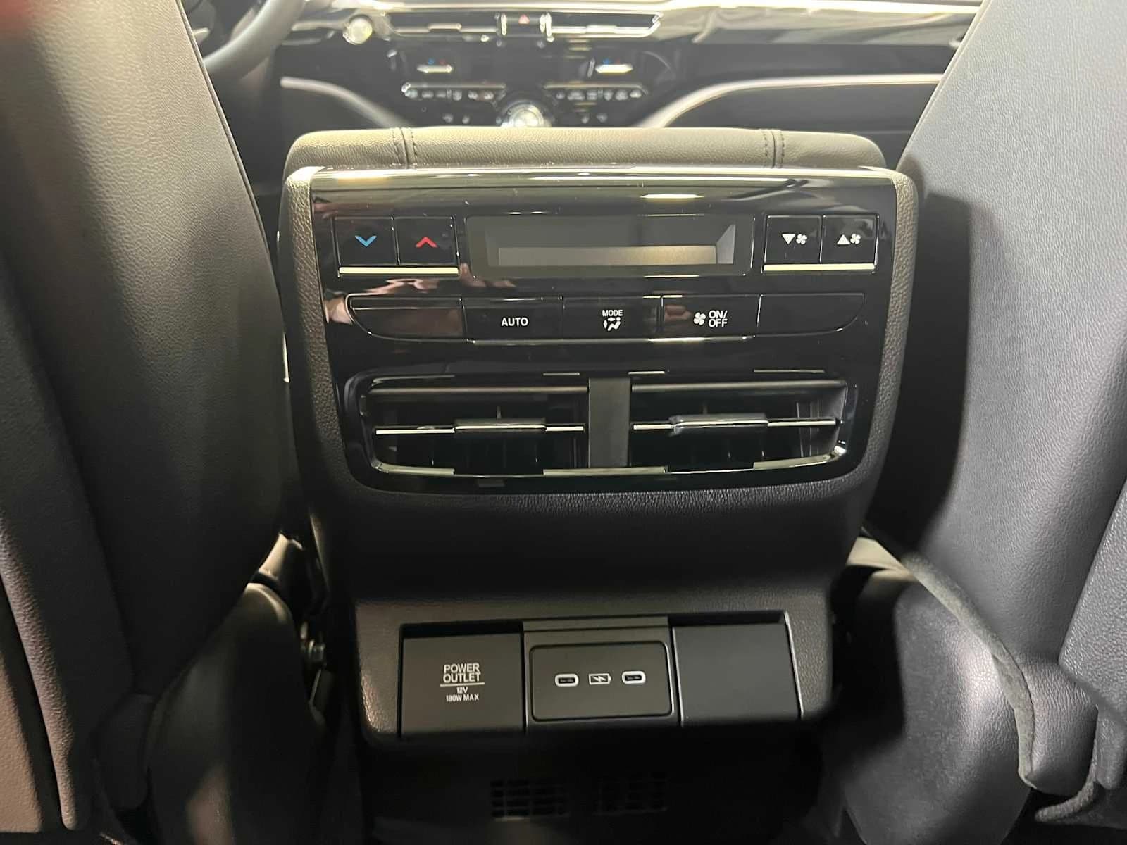 Acura MDX Base SH-AWD 2026 — side view