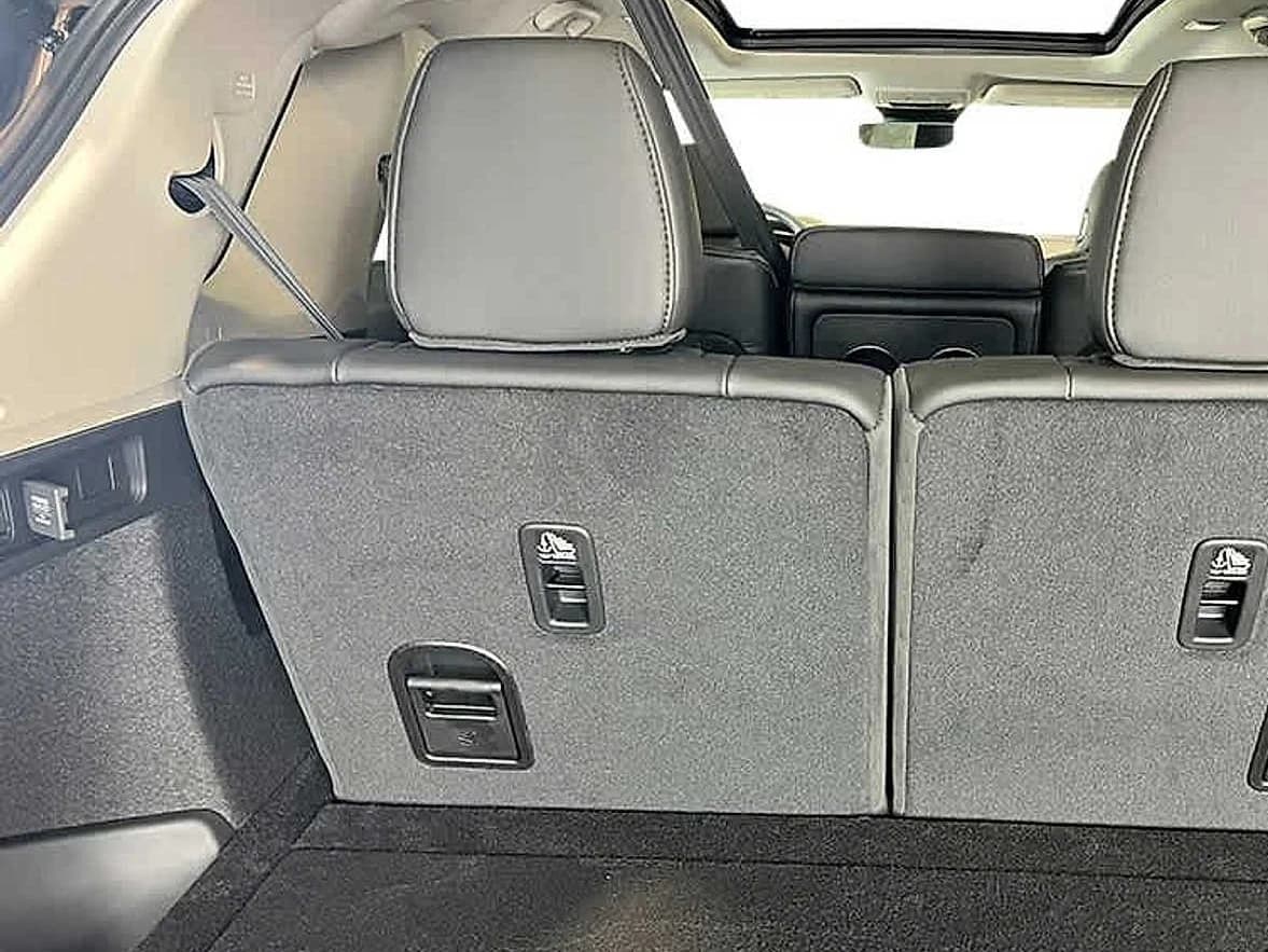 Acura MDX Base SH-AWD 2026 — side view