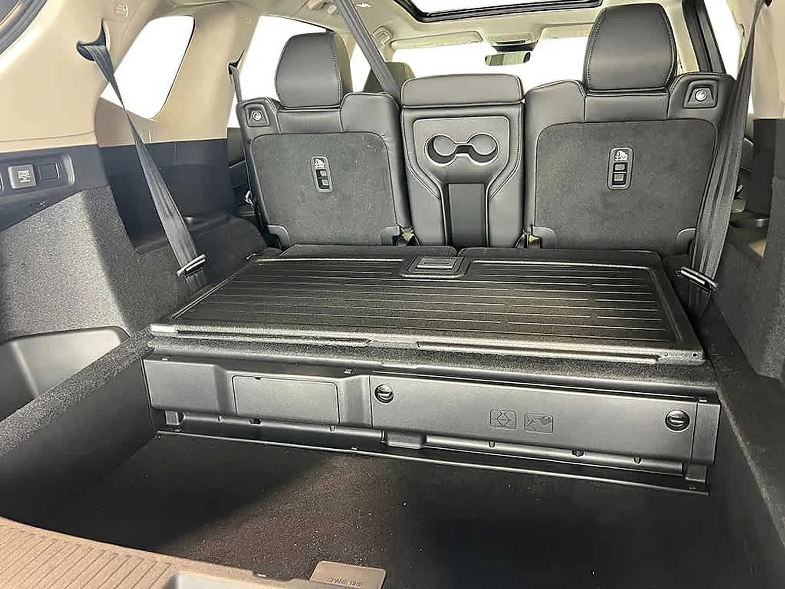 Acura MDX Base SH-AWD 2026 — side view